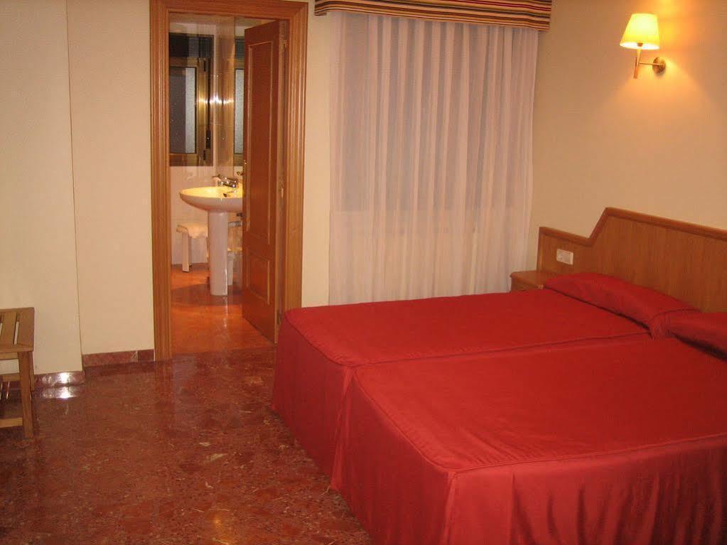 Hotel Chane La Puebla De Alfinden Экстерьер фото